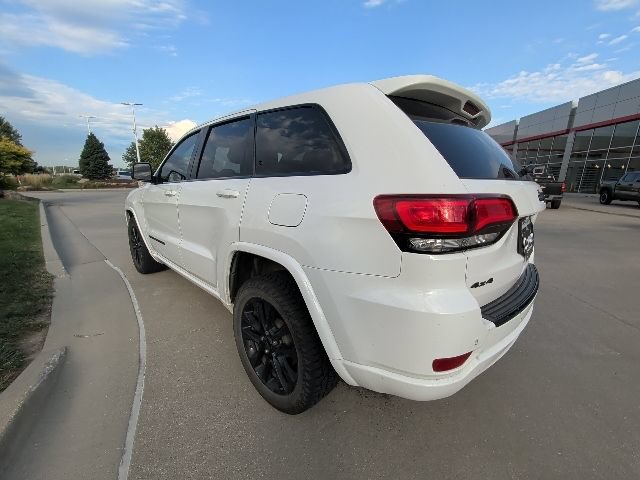 Used 2017 Jeep Grand Cherokee Altitude AWD/4WD image 6