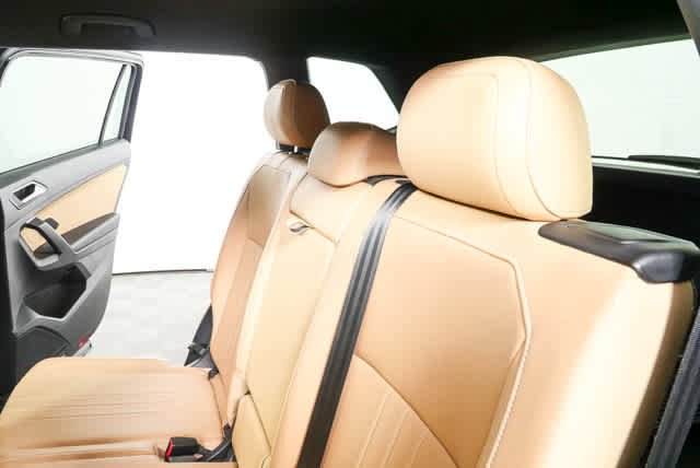 Certified 2024 Volkswagen Tiguan SE FWD image 21