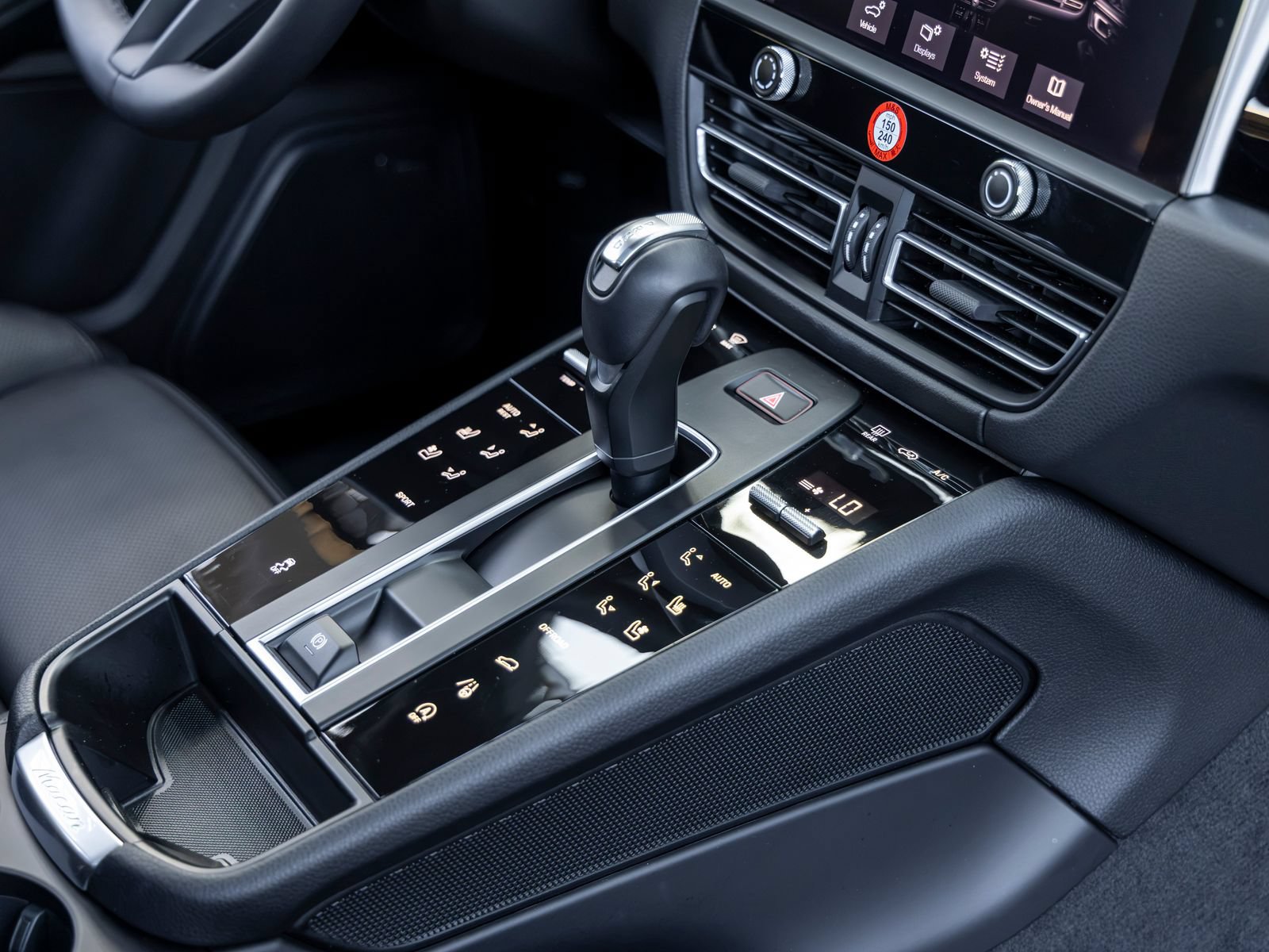 Certified 2026 Porsche Macan AWD/4WD image 64