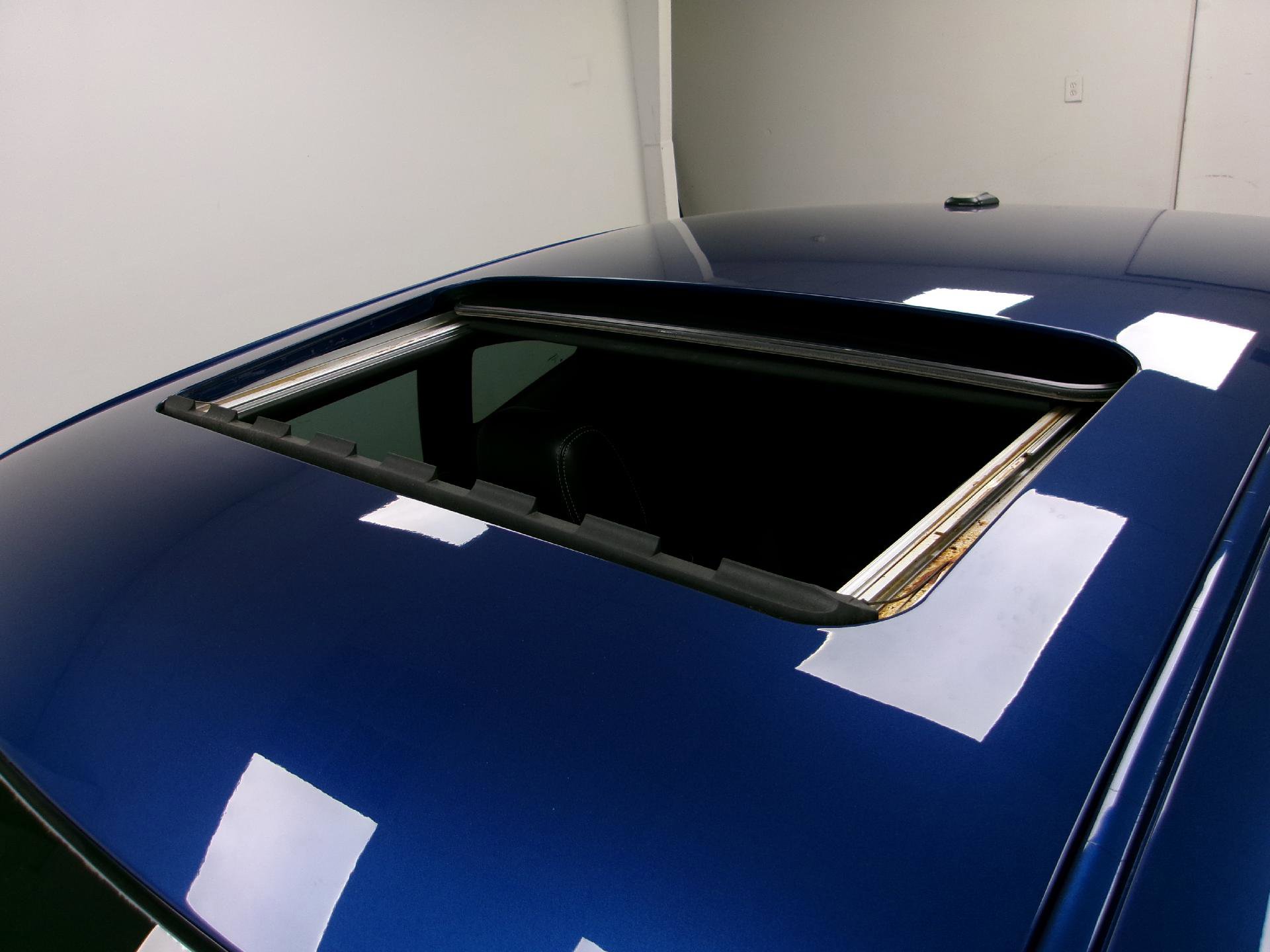 Used 2009 Dodge Challenger R/T image 4