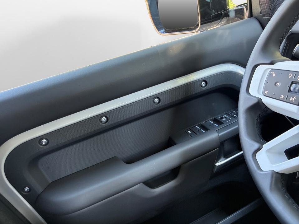 New 2026 Land Rover Defender 110 S AWD/4WD image 32