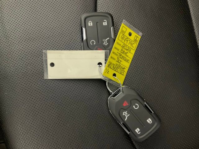 Used 2024 GMC Terrain SLT w/ Infotainment Package II image 48