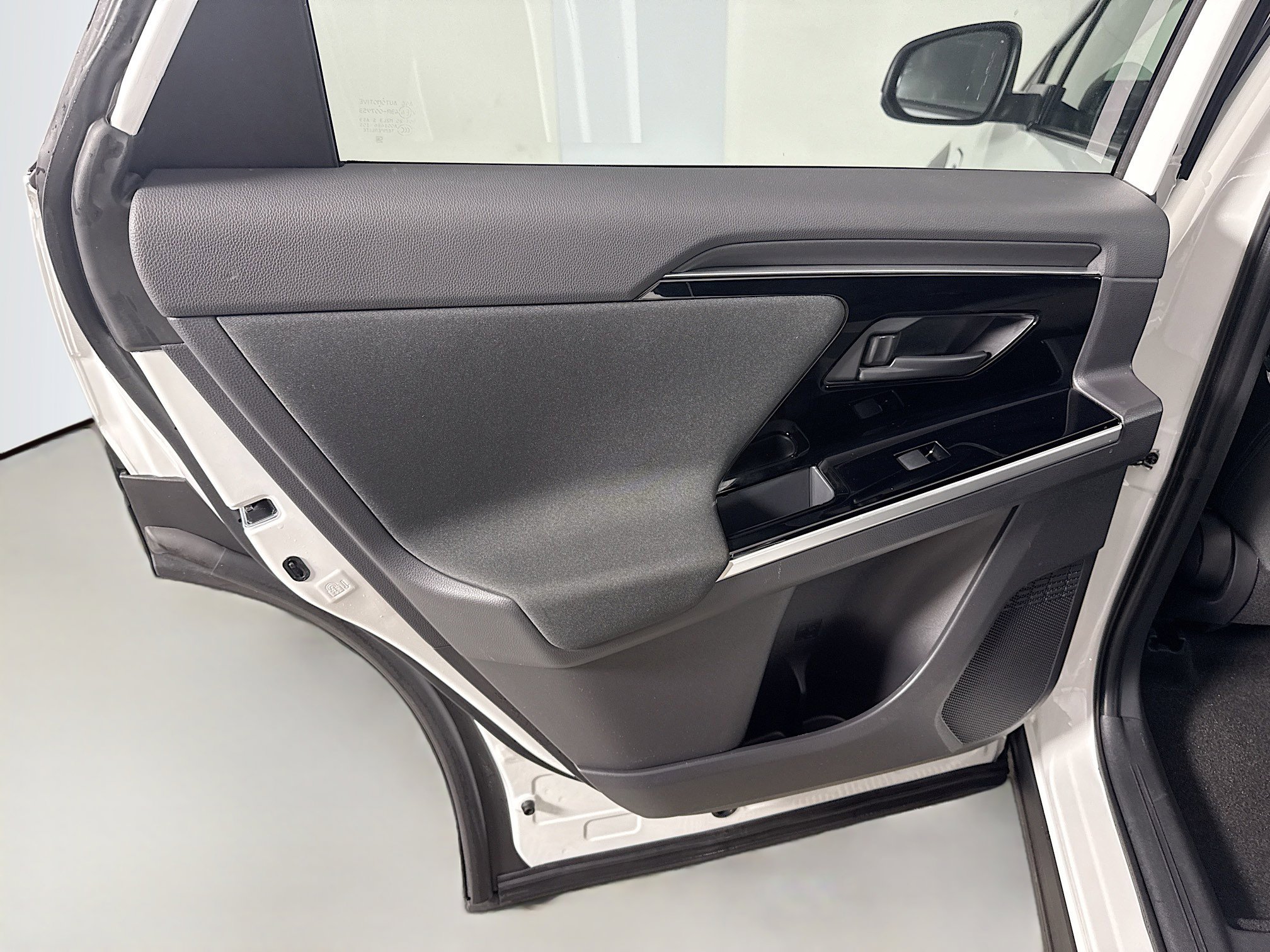 Used 2024 Subaru Solterra Premium image 26