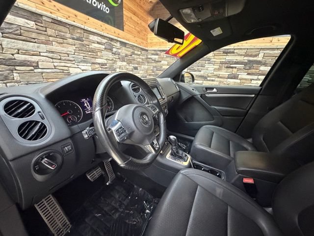 Used 2016 Volkswagen Tiguan R-Line AWD/4WD image 12