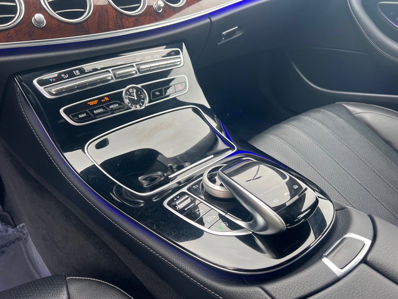Used 2017 Mercedes-Benz E 300 4MATIC image 18