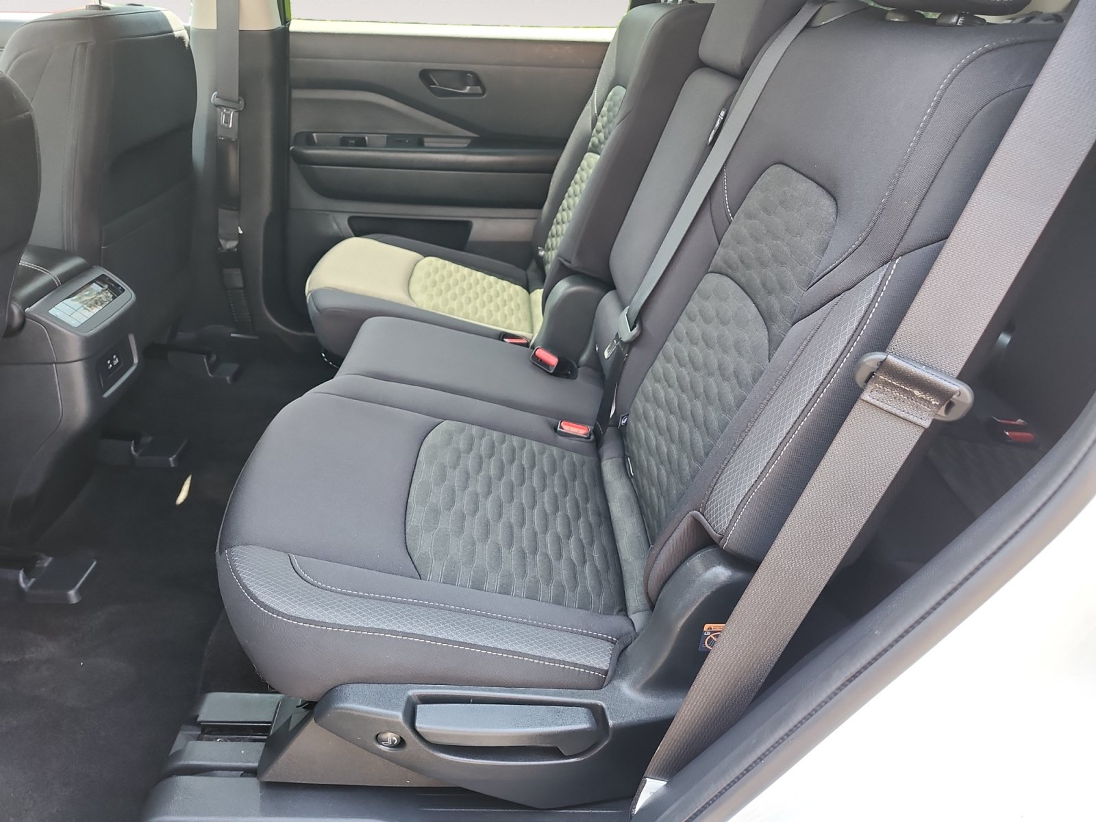 Used 2024 Nissan Pathfinder SV AWD/4WD image 13