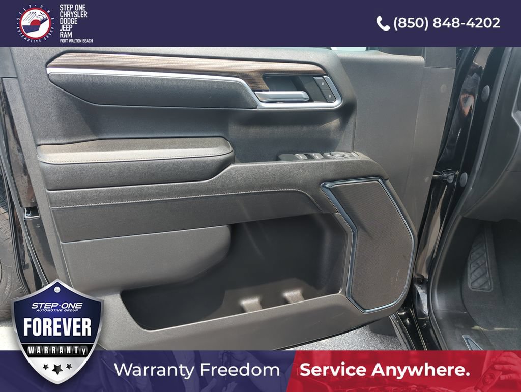 Used 2023 Chevrolet Silverado 1500 LT AWD/4WD image 17