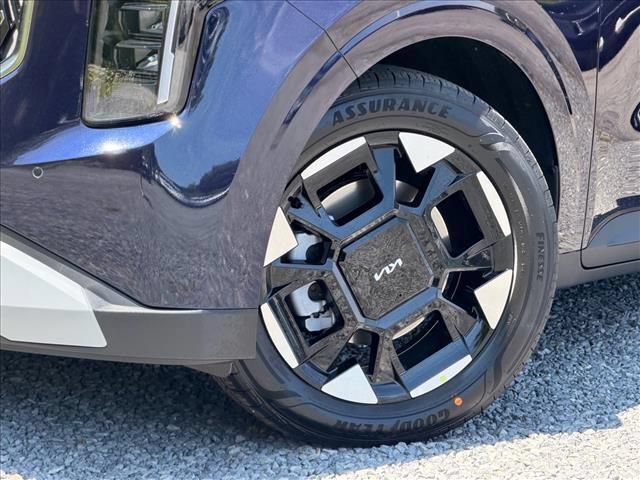 New 2026 Kia Carnival EX FWD image 28