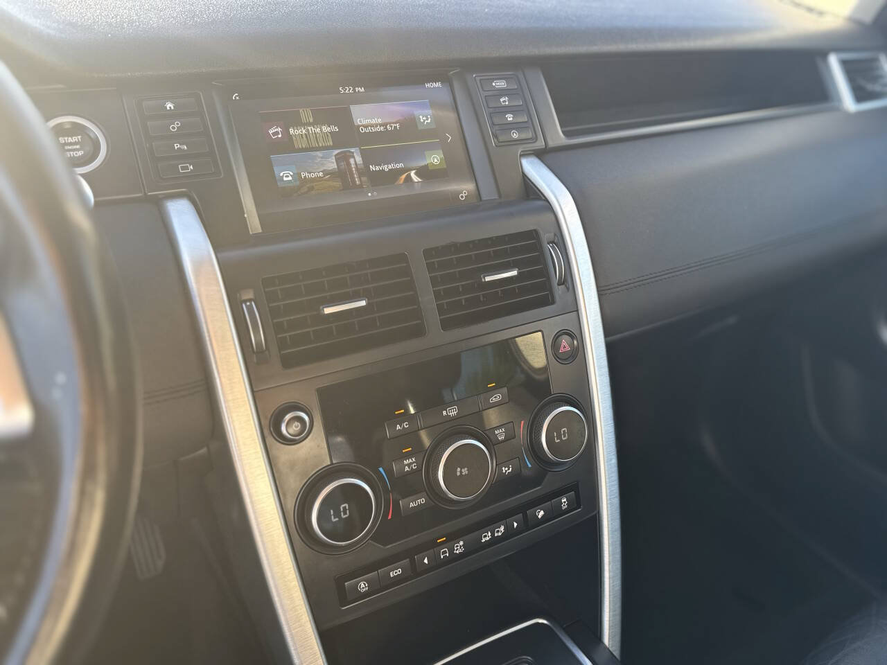 Used 2018 Land Rover Discovery Sport SE AWD/4WD image 13