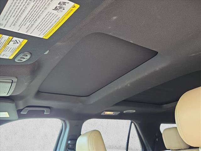Used 2017 Ford Explorer Limited w/ Equipment Group 301A FWD image 16