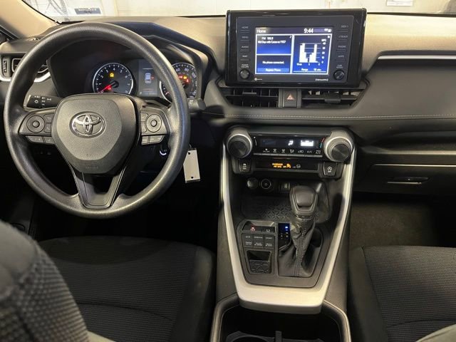 Used 2022 Toyota RAV4 LE image 23