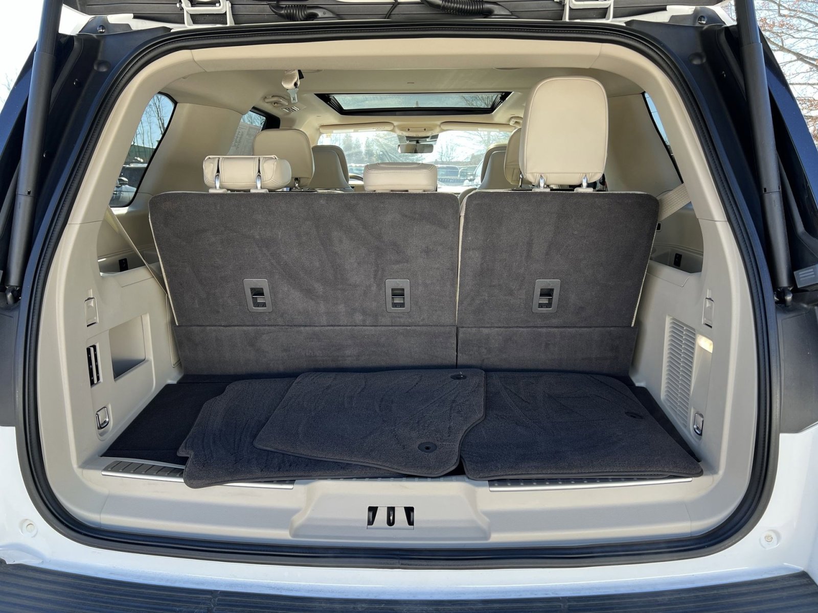 Used 2021 Lincoln Navigator Reserve w/ Luxury Package image 26