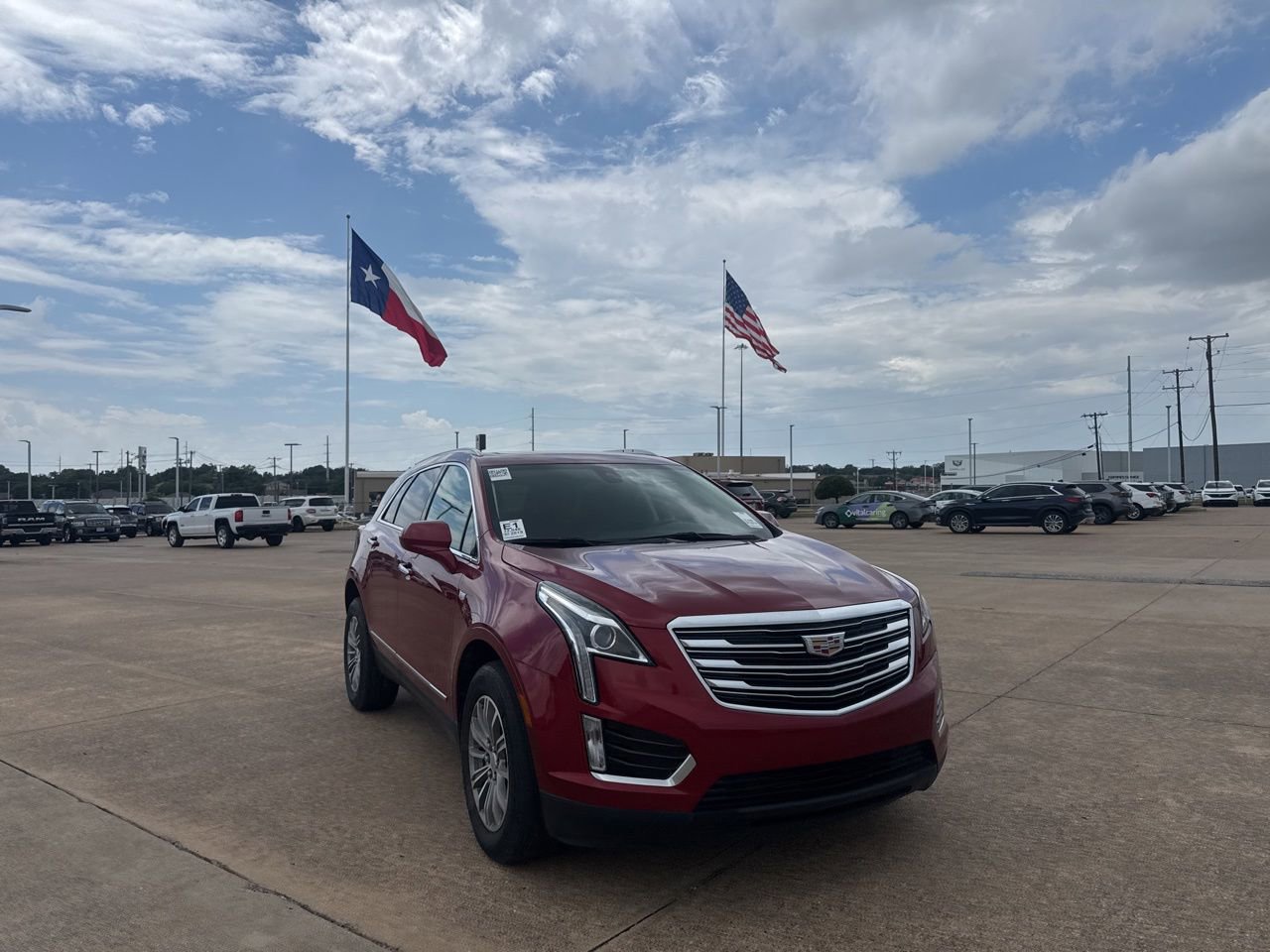 Used 2019 Cadillac XT5 Luxury AWD/4WD image 2