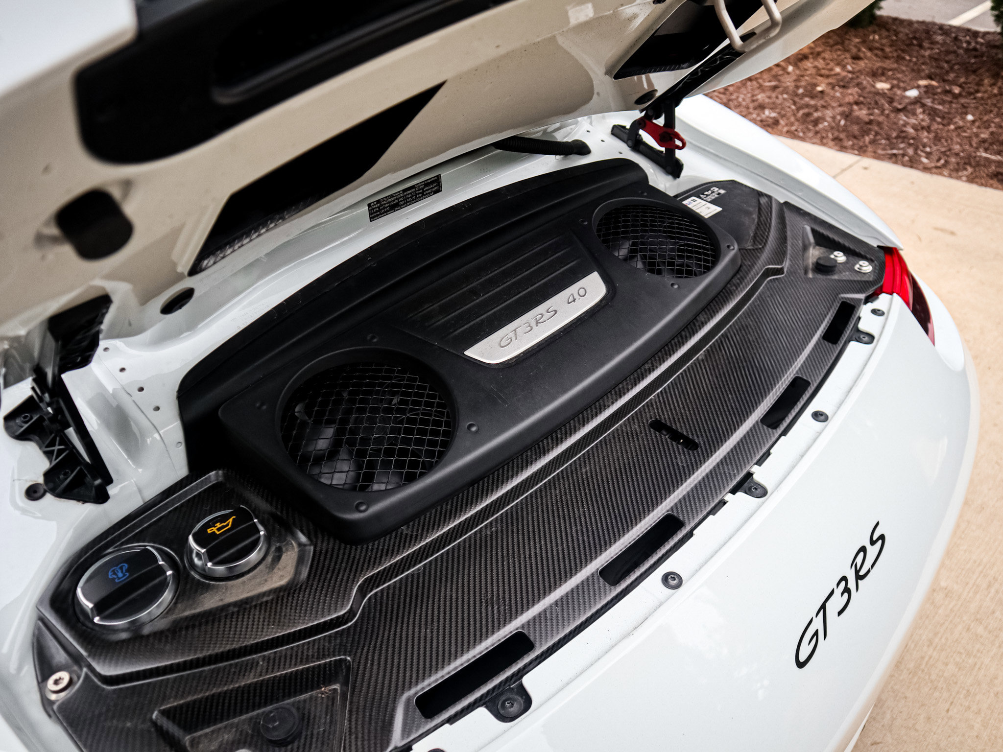 Used 2019 Porsche 911 GT3 RS w/ Weissach Package RWD image 33