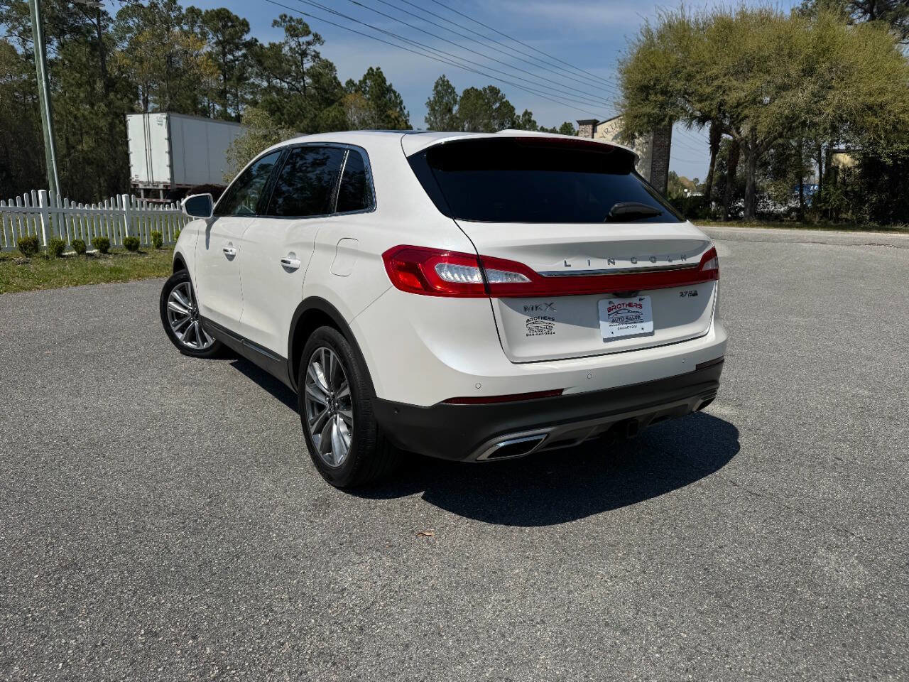 Used 2016 Lincoln MKX Reserve w/ Luxury Package image 29