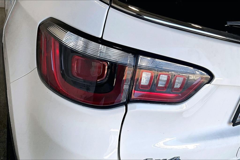 Used 2019 Jeep Compass Limited image 23