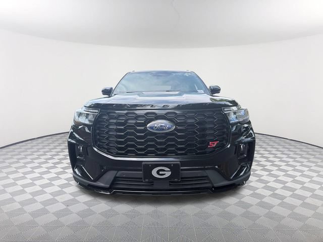 Used 2025 Ford Explorer ST AWD/4WD image 2