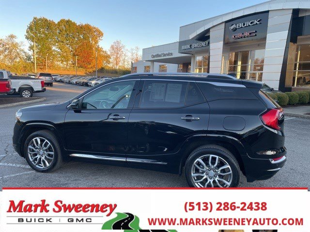 Used 2022 GMC Terrain Denali w/ Denali Premium Package image 1