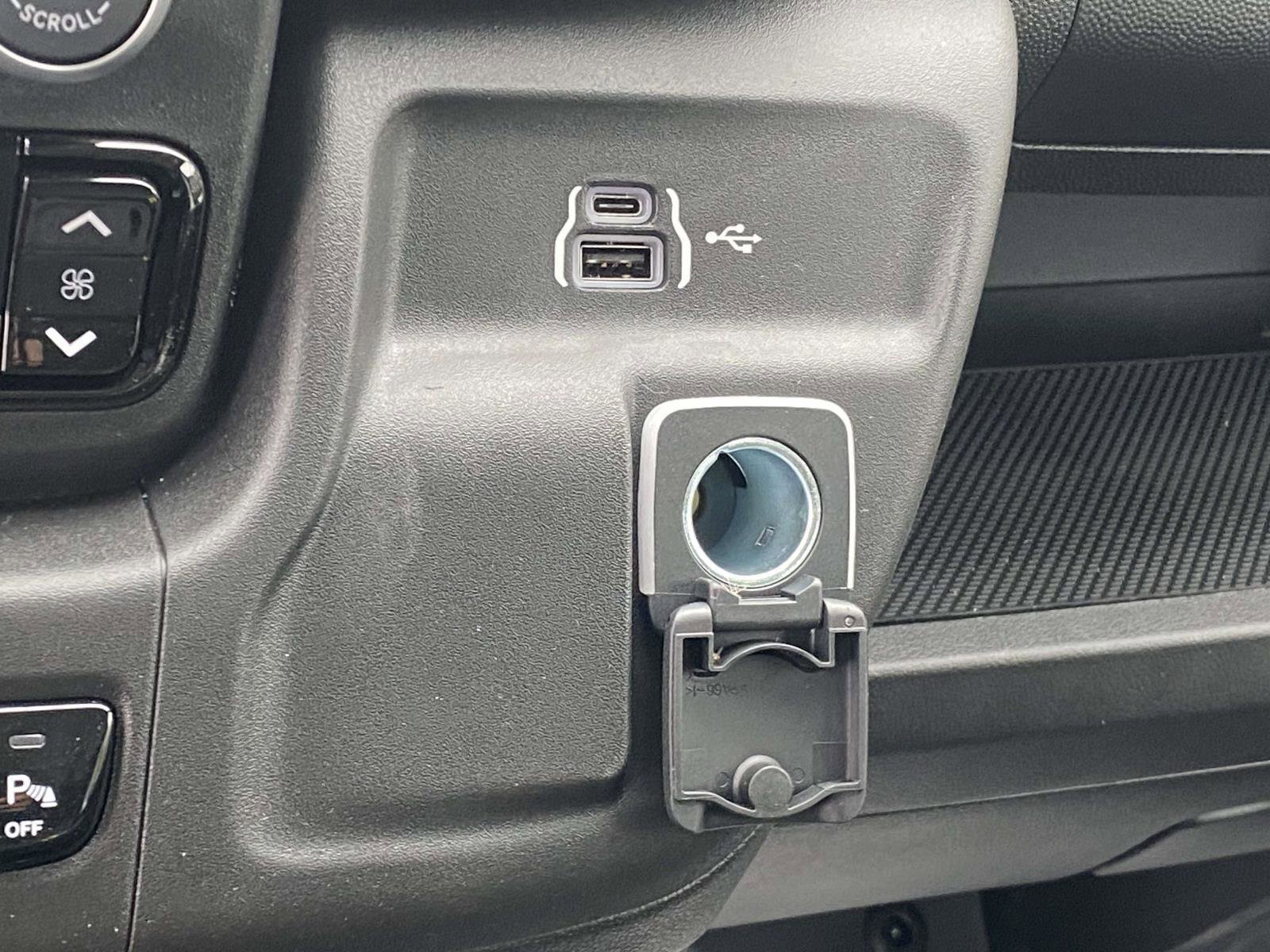 New 2026 RAM ProMaster 1500 w/ Safety Group FWD image 4