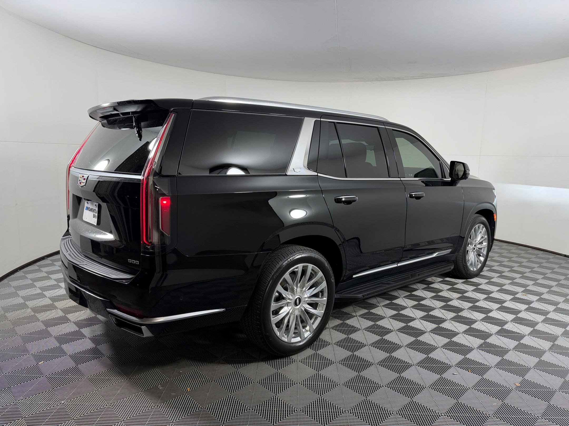 Used 2024 Cadillac Escalade Premium Luxury w/ Performance Package image 9