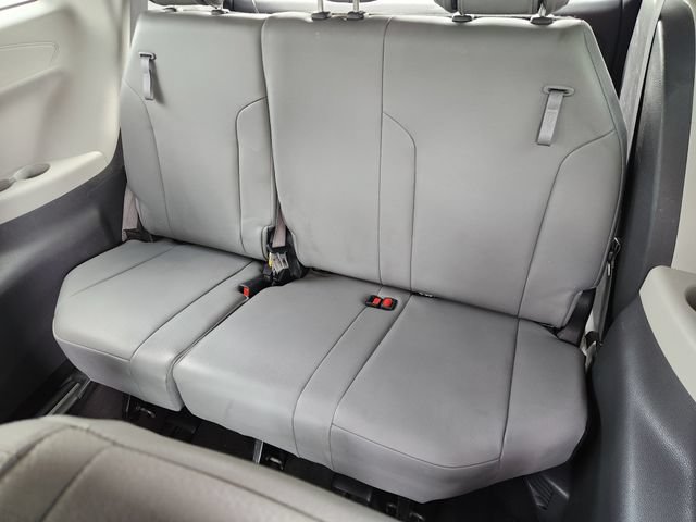 Certified 2022 Toyota Sienna XLE FWD image 23