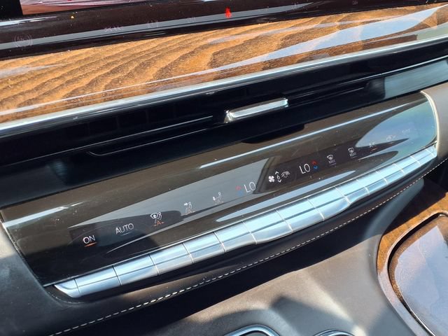 Used 2021 Cadillac Escalade ESV Sport Platinum AWD/4WD image 15