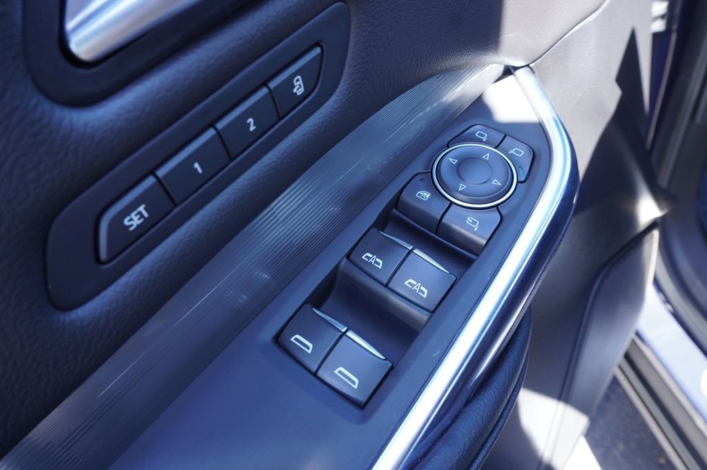 Certified 2025 Cadillac XT4 Premium Luxury image 15