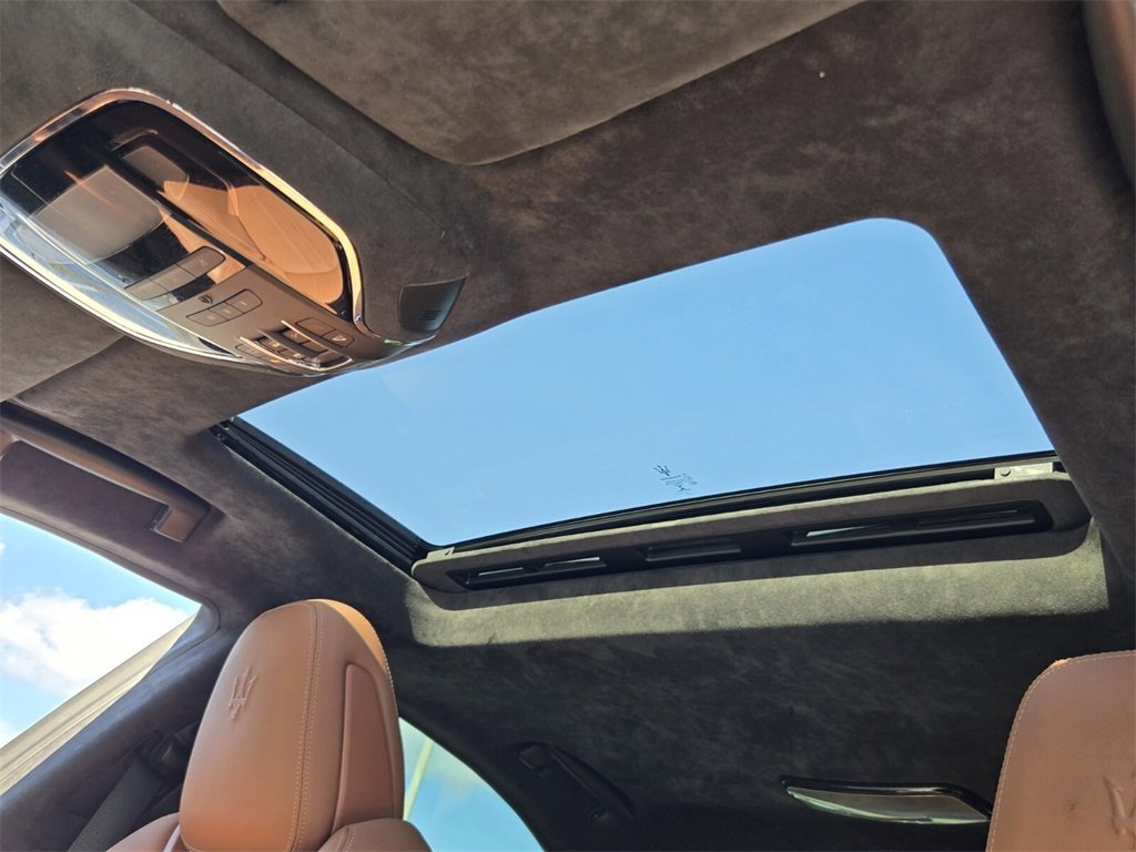Used 2022 Maserati Ghibli Modena Q4 image 19
