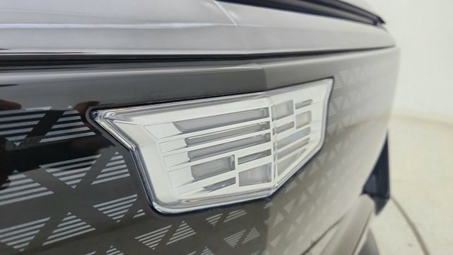 Used 2025 Cadillac Lyriq Sport AWD/4WD image 16