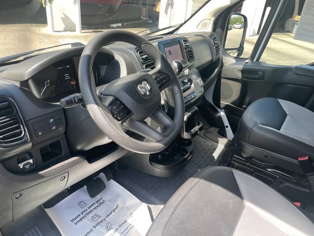 Used 2025 RAM ProMaster 2500 w/ Convenience Group FWD image 13