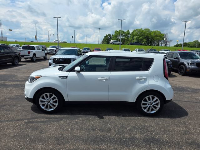 Used 2018 Kia Soul + FWD image 4