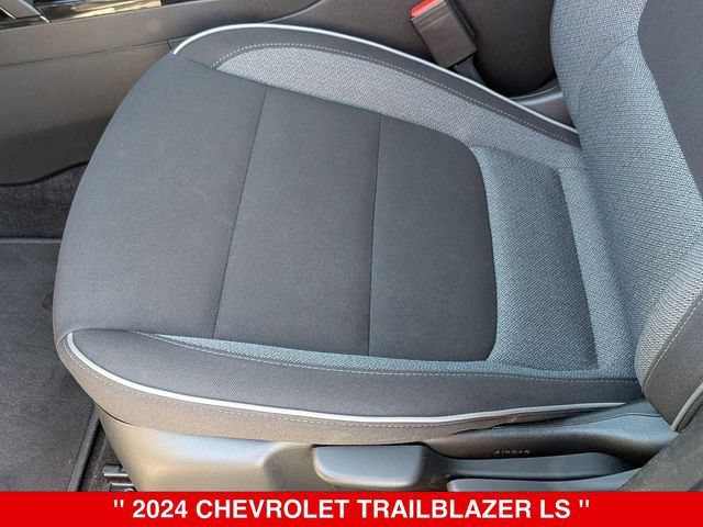Used 2024 Chevrolet TrailBlazer LS AWD/4WD image 14