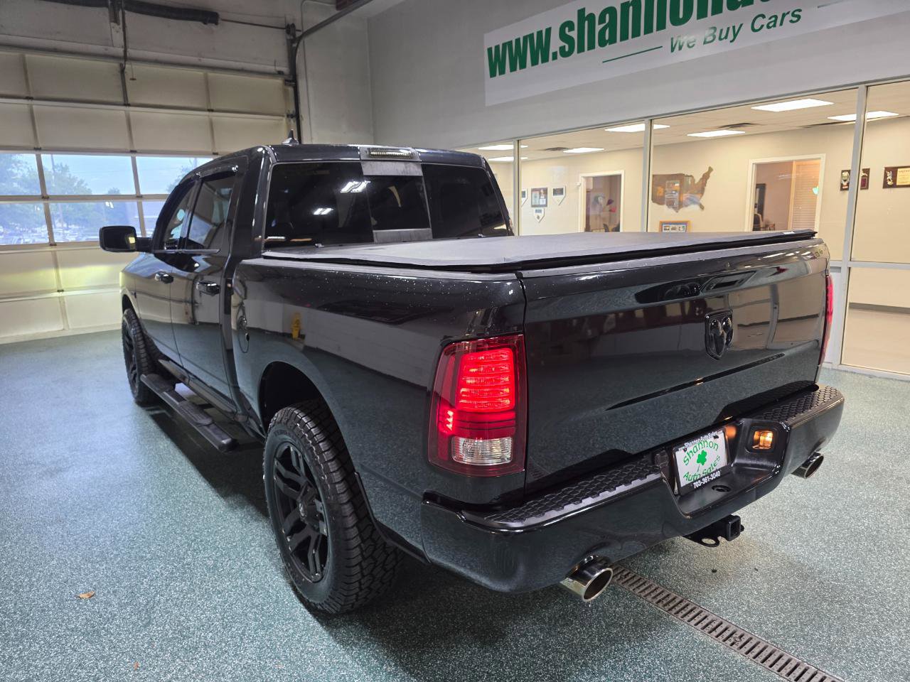 Used 2016 RAM 1500 Sport w/ Black Ram 1500 Sport Group AWD/4WD image 9