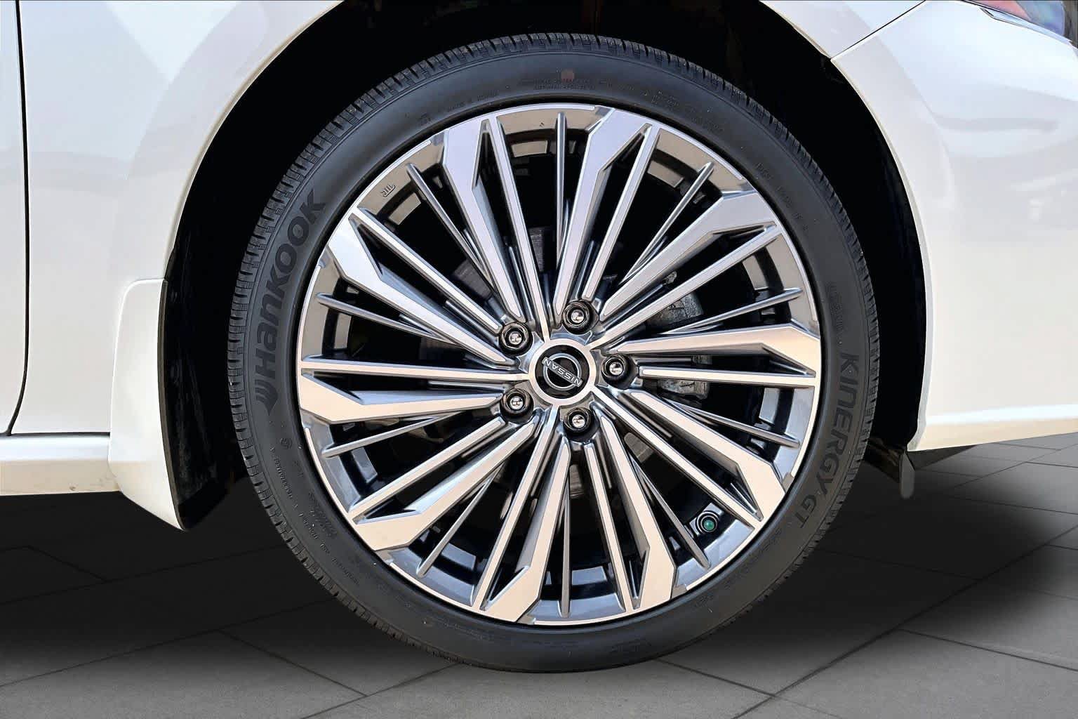 Certified 2025 Nissan Altima 2.5 SL AWD/4WD image 10