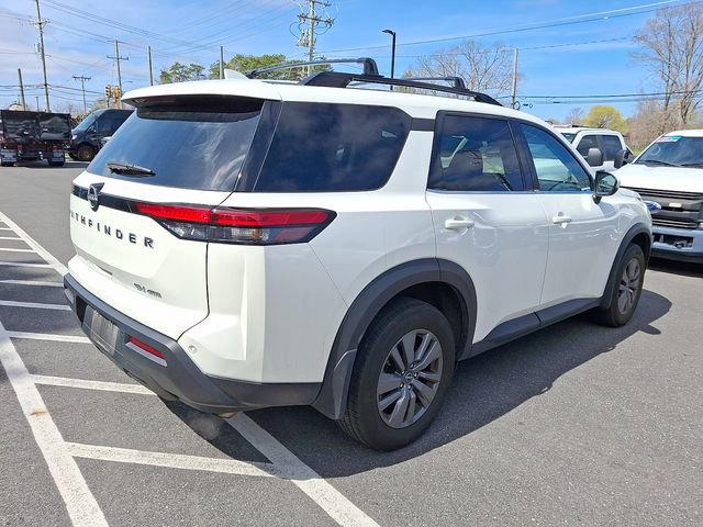 Used 2024 Nissan Pathfinder SV image 8