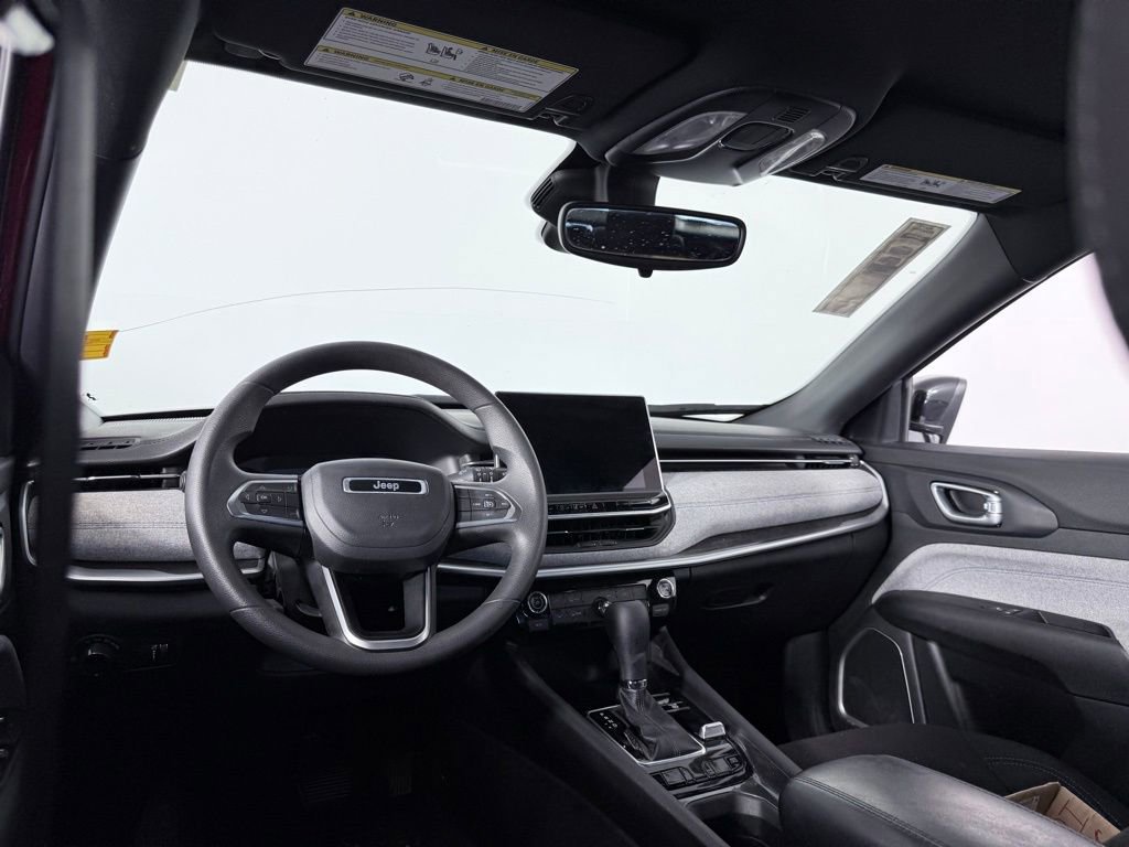 Used 2023 Jeep Compass Sport image 18