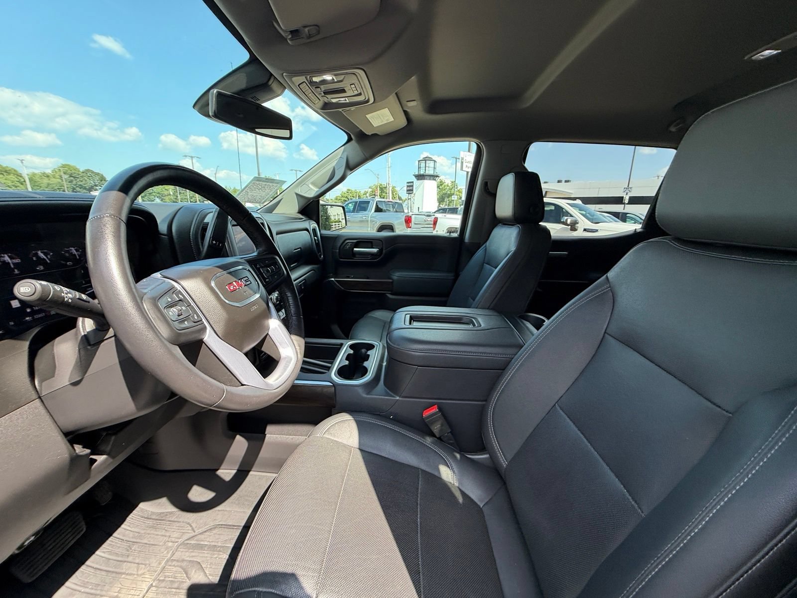 Used 2021 GMC Sierra 1500 SLT w/ SLT Premium Plus Package AWD/4WD image 4