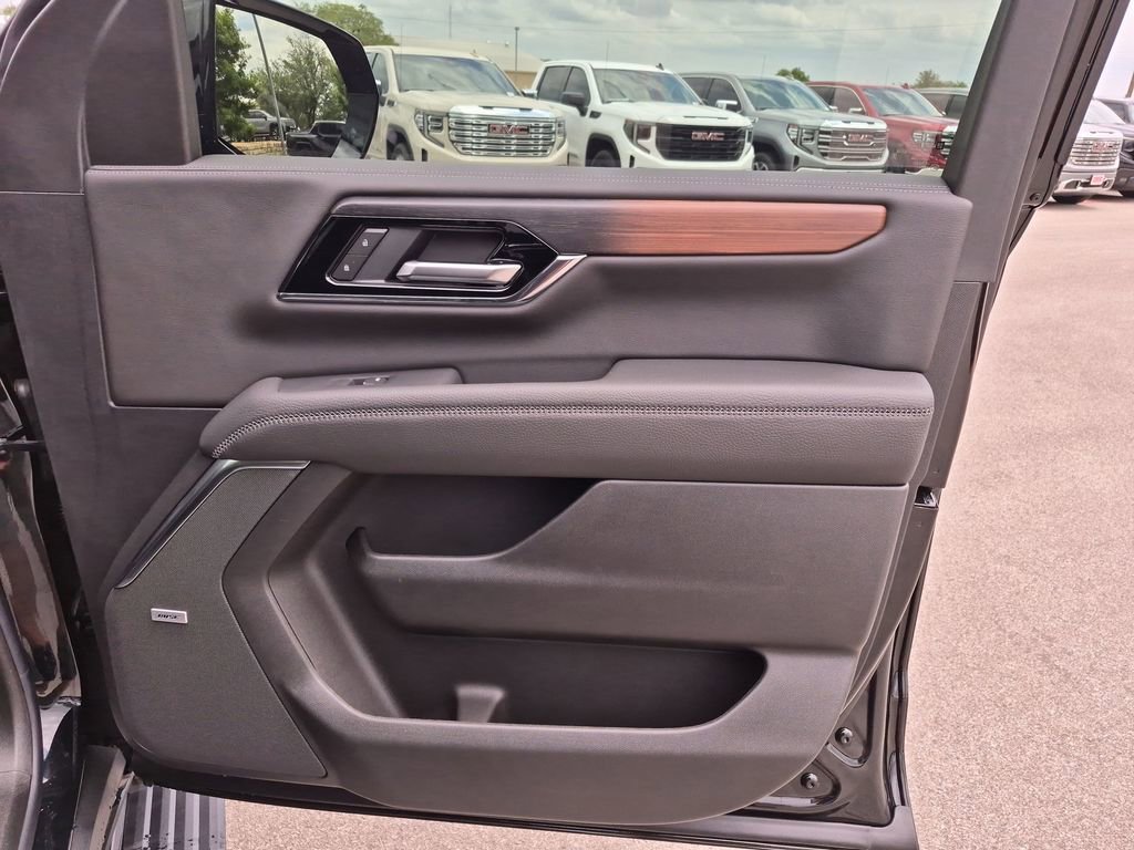 New 2026 GMC Yukon XL Denali w/ Sun & Power Step Package AWD/4WD image 41