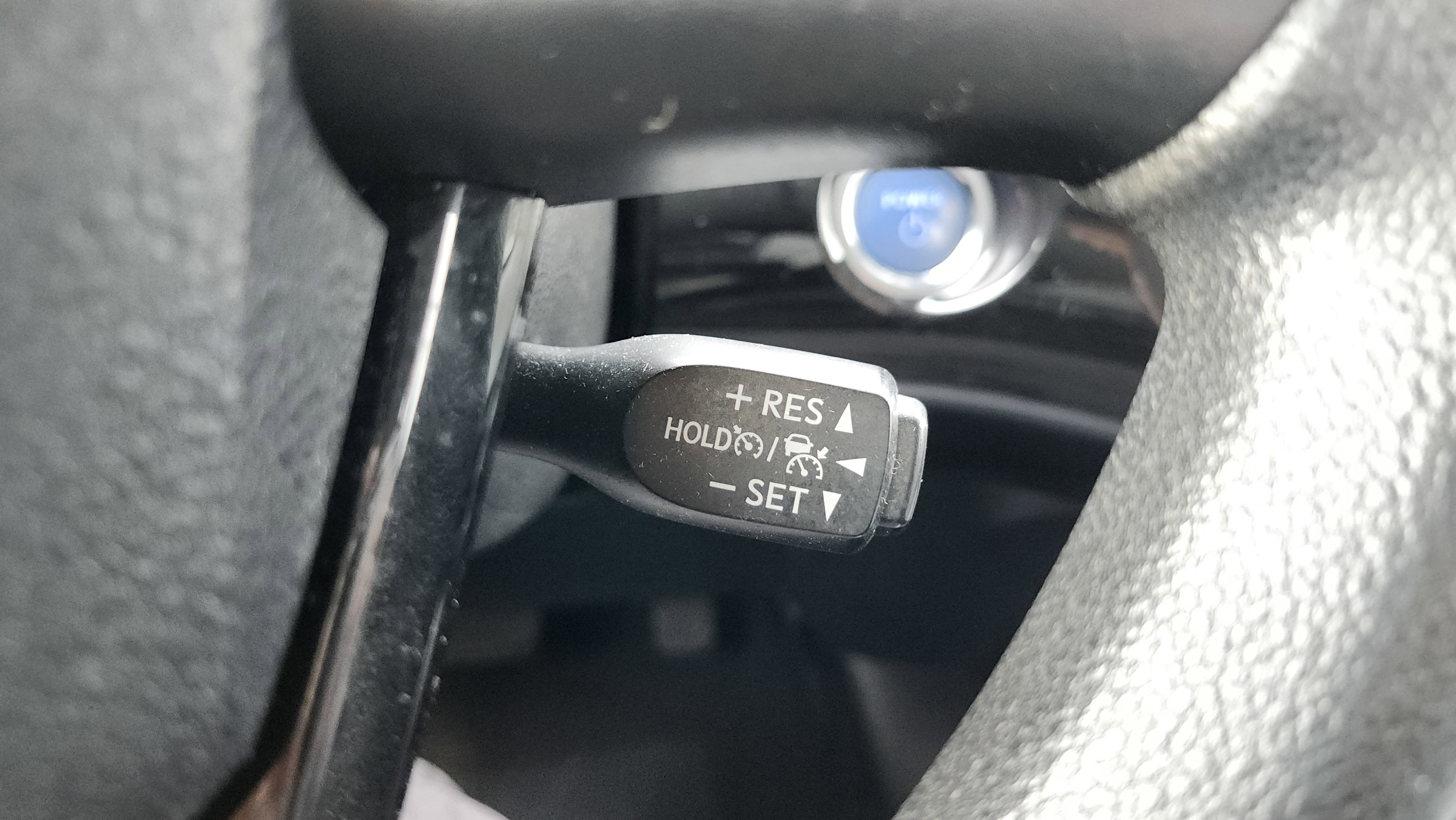 Used 2022 Toyota Prius LE image 32