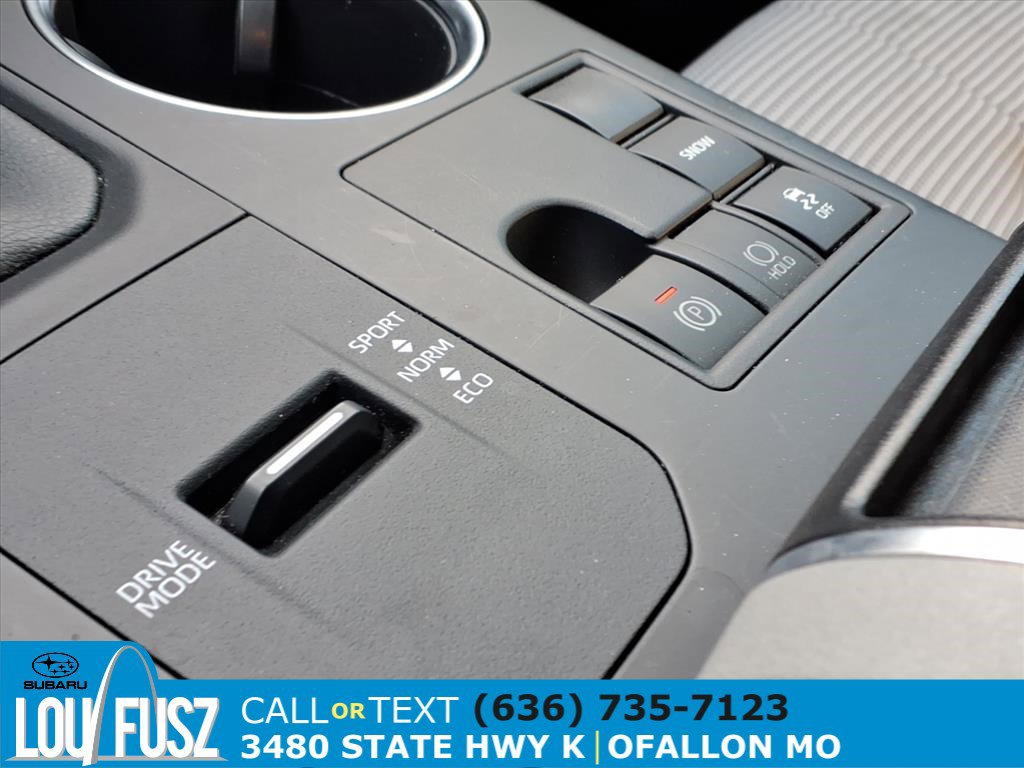 Used 2023 Toyota Highlander L image 16