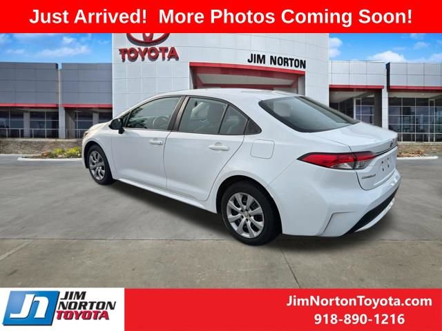 Used 2022 Toyota Corolla LE FWD image 5