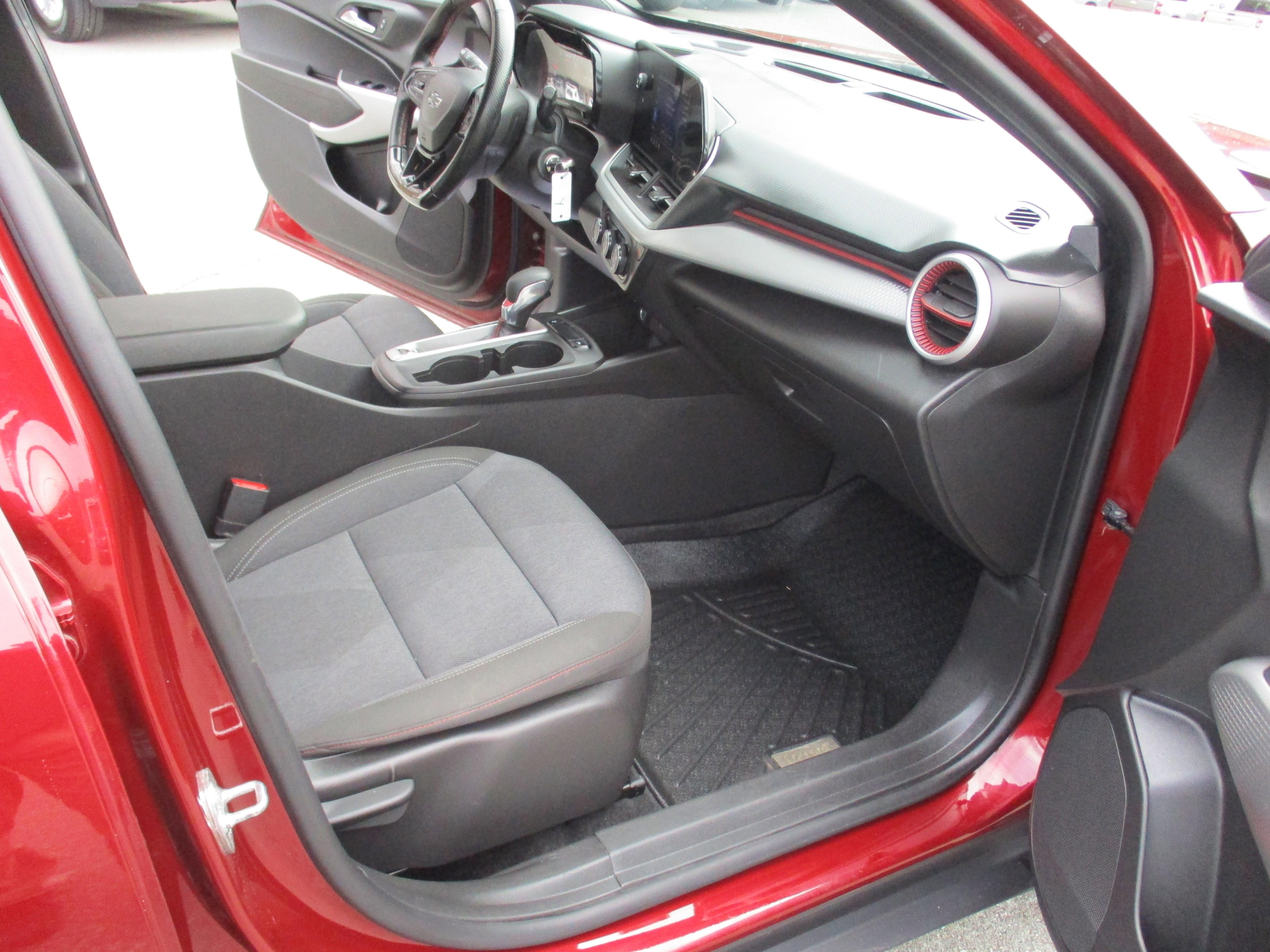 Certified 2024 Chevrolet Trax RS image 15