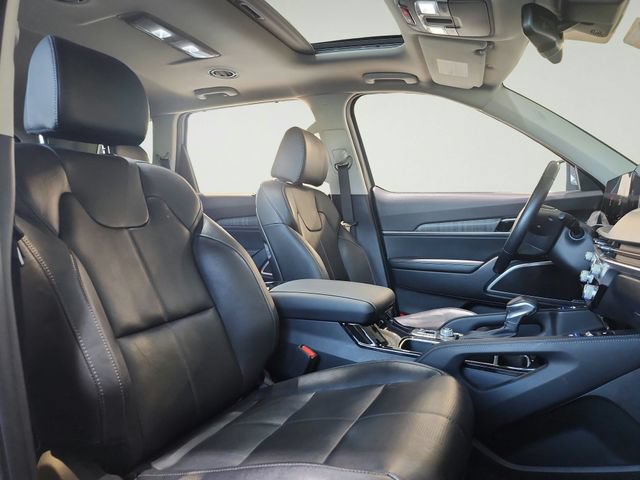 Certified 2024 Kia Telluride EX w/ EX Captain's Chair Package AWD/4WD image 26