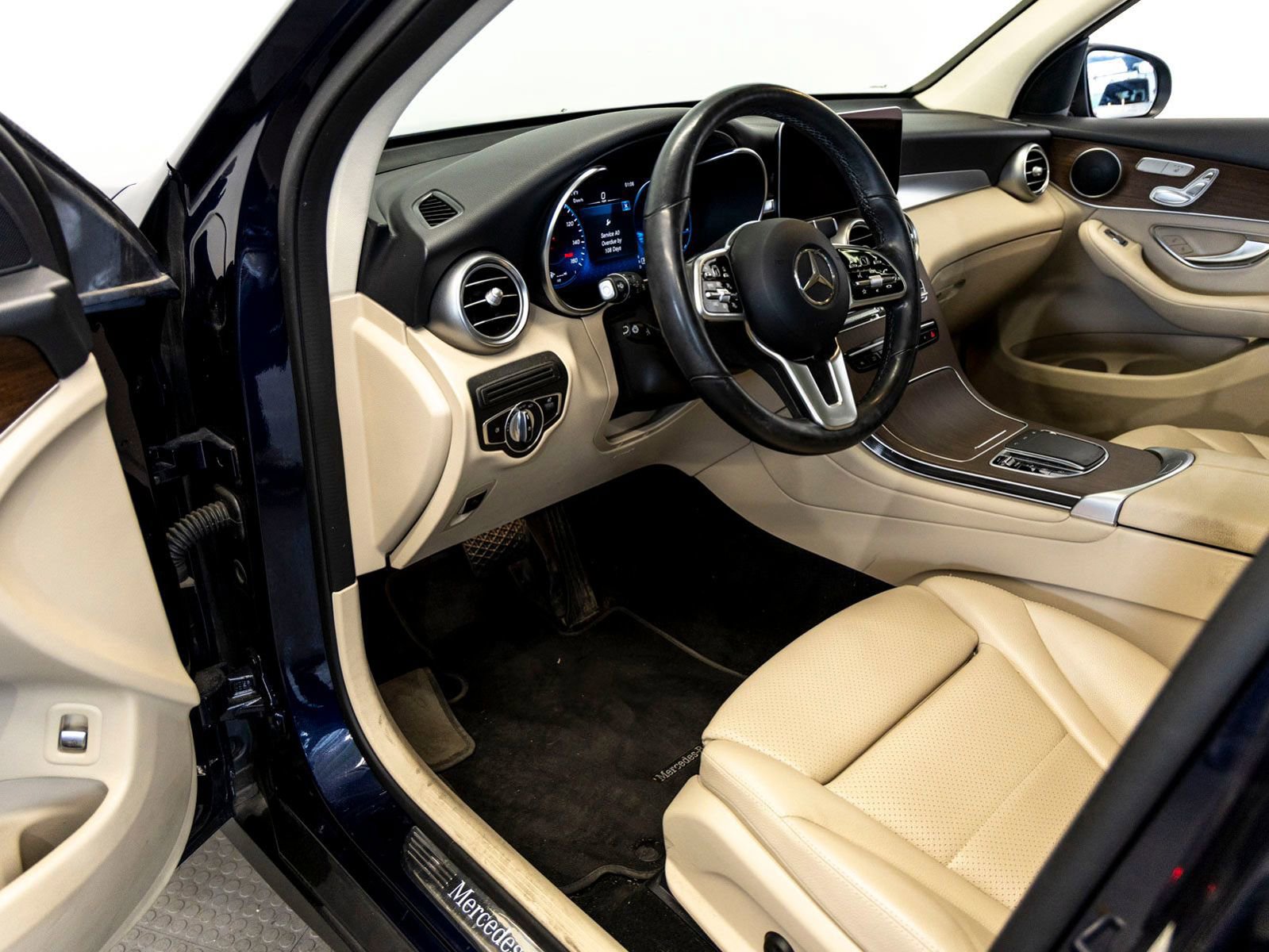 Used 2022 Mercedes-Benz GLC 300 4MATIC image 15