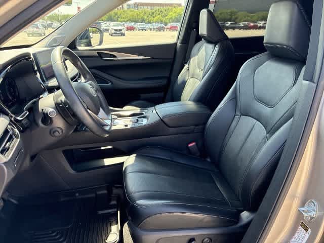 Used 2025 INFINITI QX60 Luxe w/ Cargo Package FWD image 17