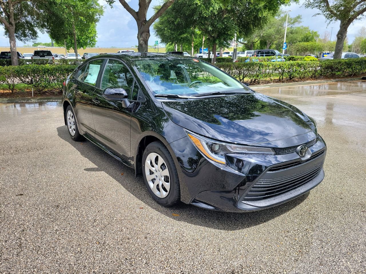 Used 2026 Toyota Corolla LE image 2