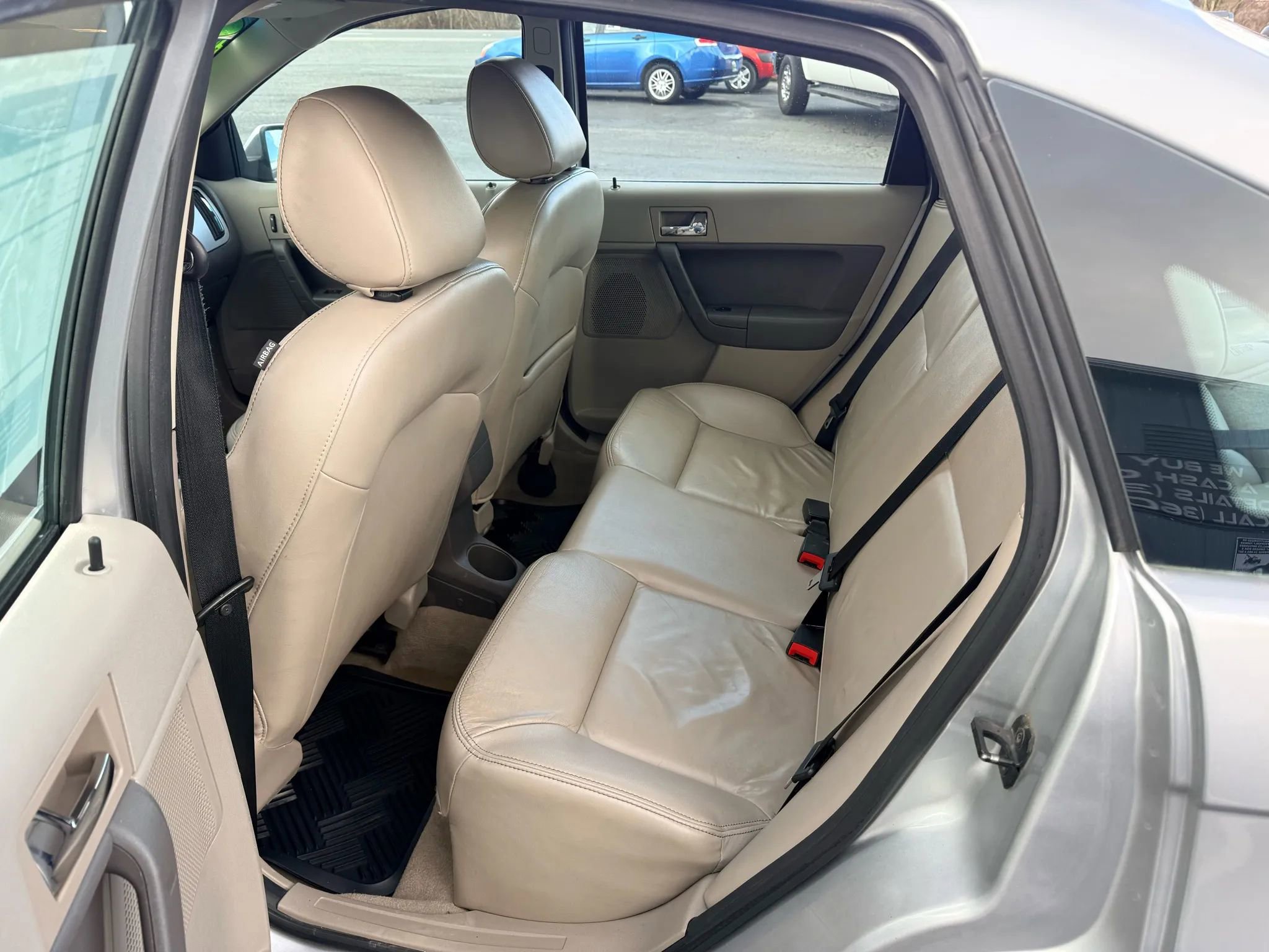Used 2010 Ford Focus SEL FWD image 15