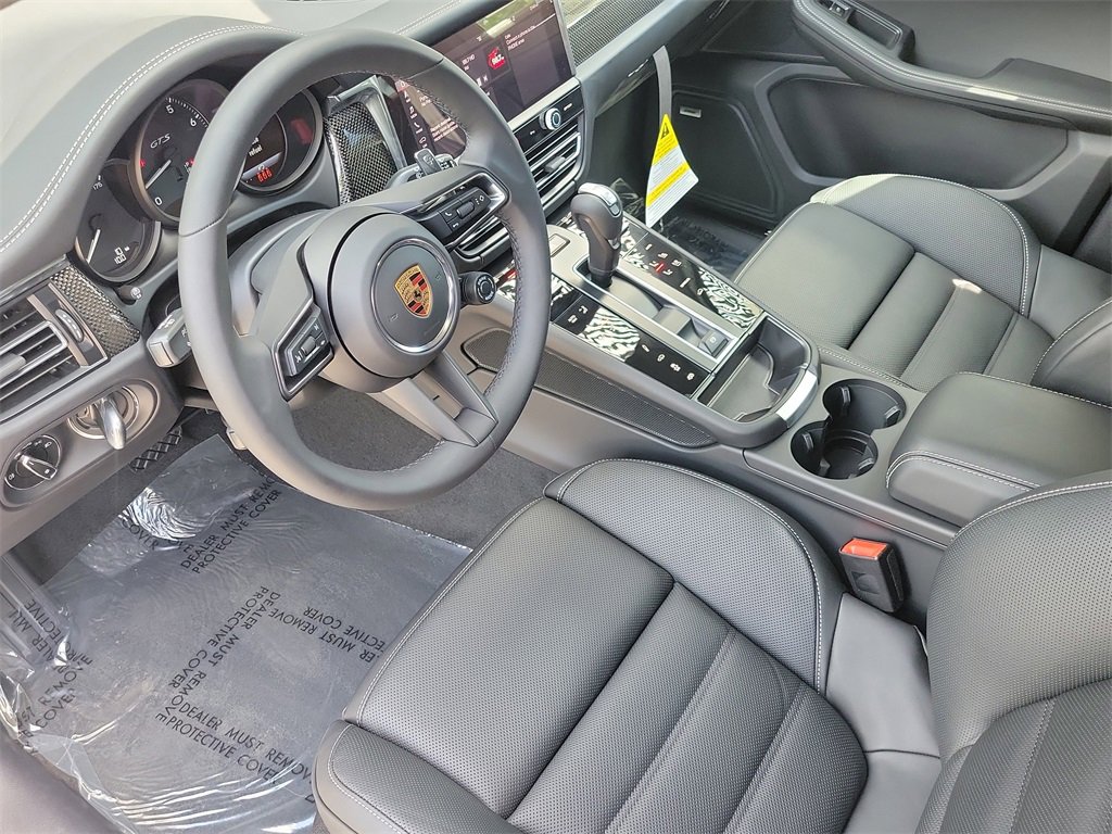 New 2026 Porsche Macan GTS image 4