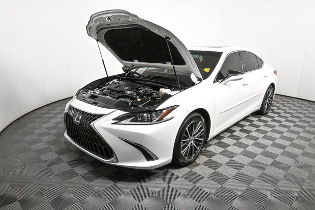 Used 2022 Lexus ES 300h w/ Premium Package image 35