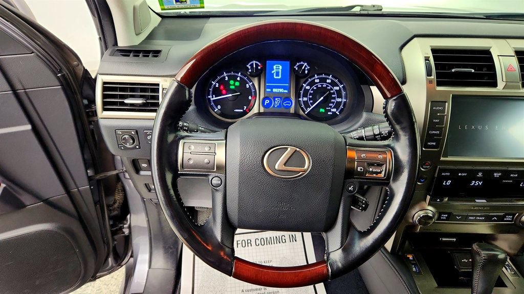 Used 2018 Lexus GX 460 Premium w/ Premium Package AWD/4WD image 14